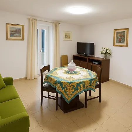 Segesta - Le Bouquet Apartmán *